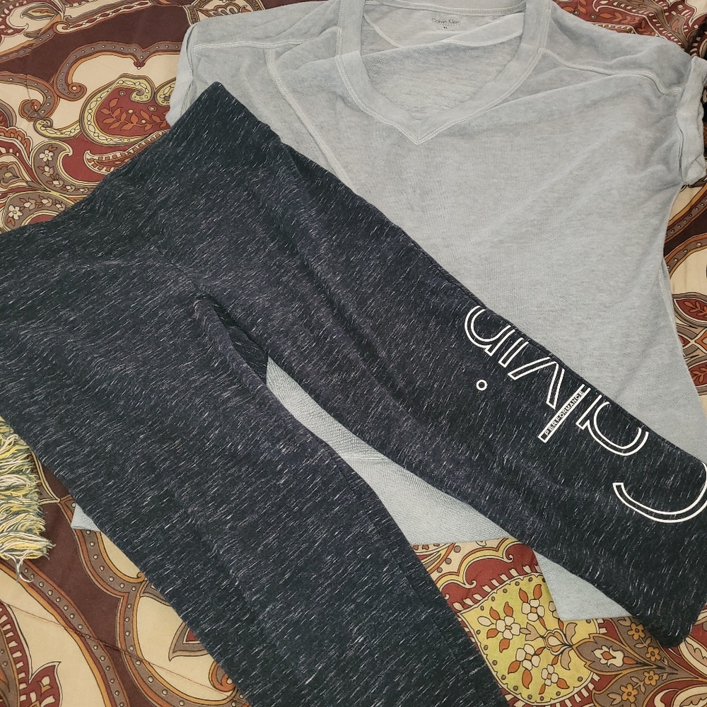 2piece Calvin Klein capri